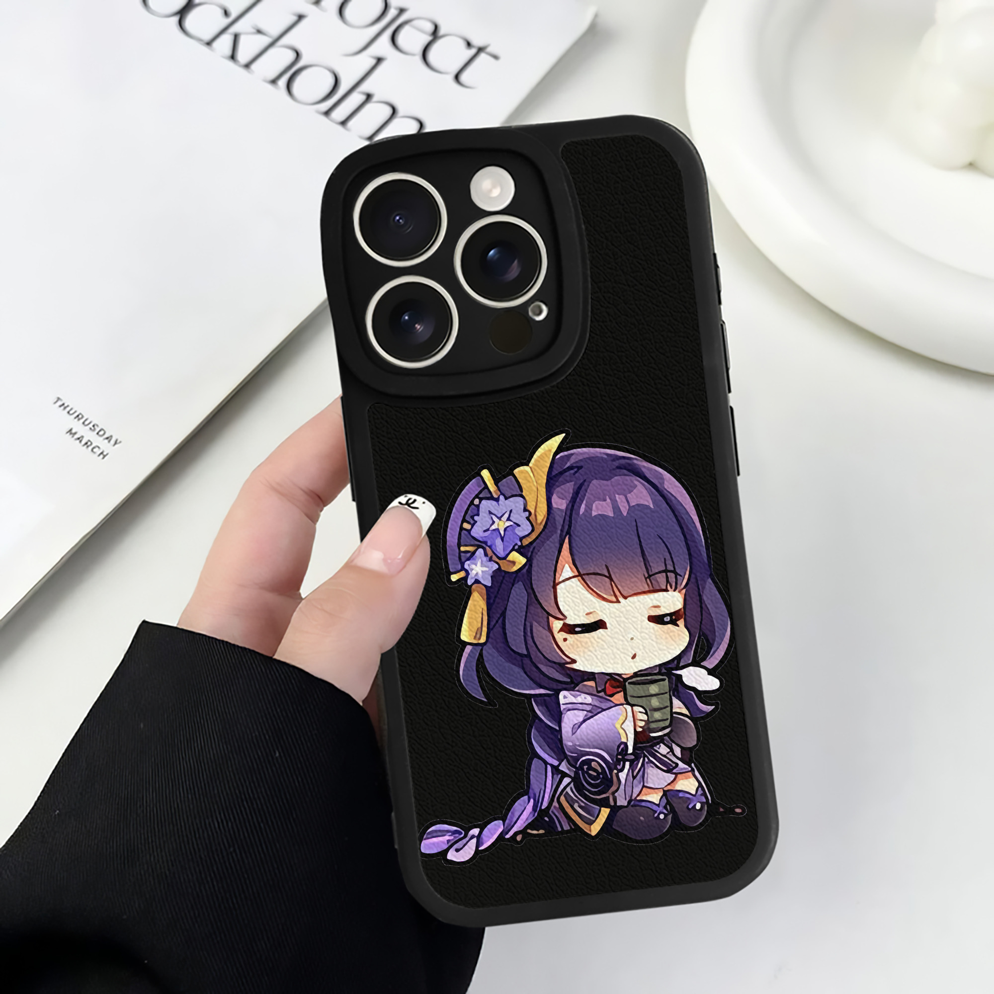 げんし神 雷電将軍 らいでんしょうぐん genshin Raiden Shogun 【iPhone 16シリーズ対応】シリコンスマホケース（レザー調） 材質：シリコン